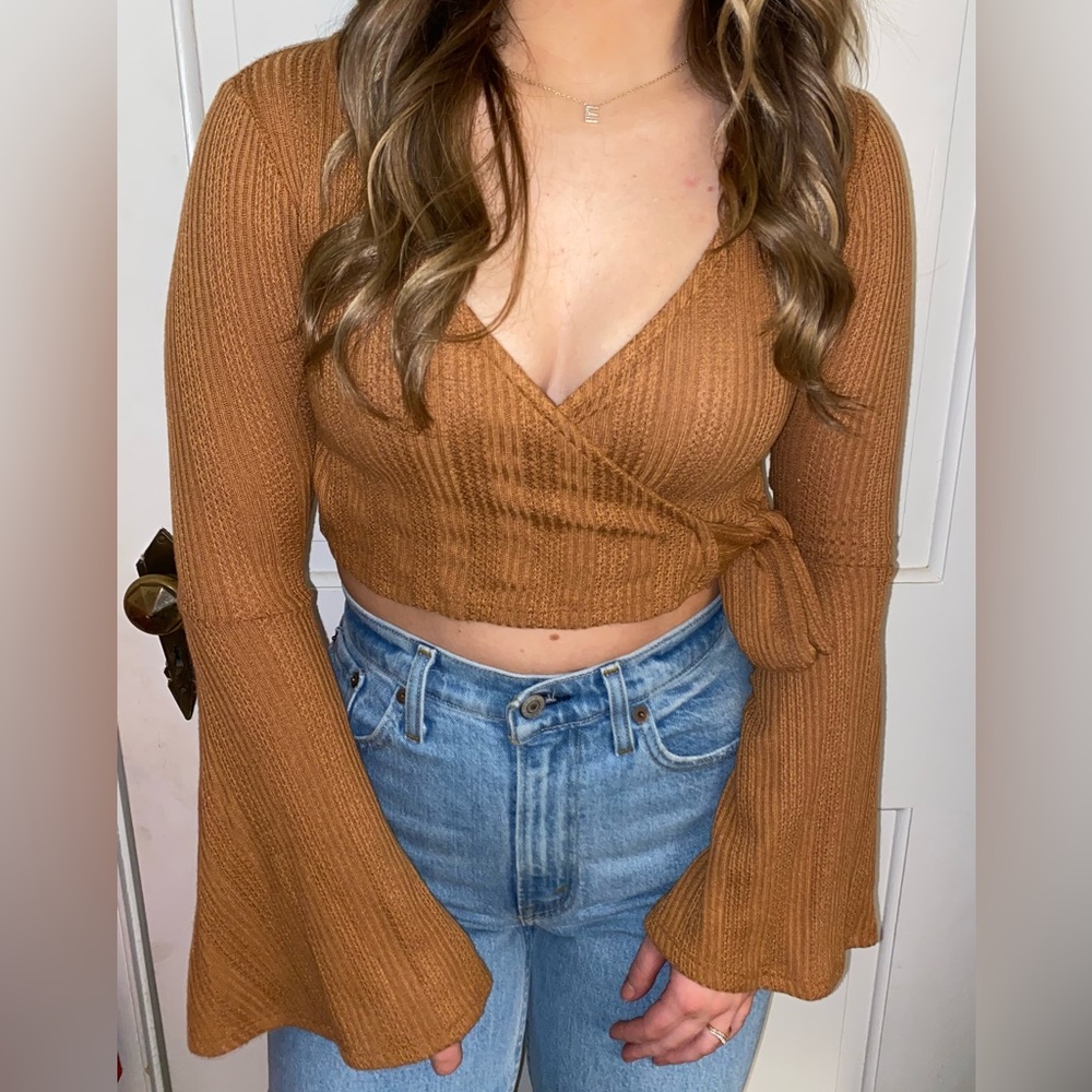 Cropped bell sleeve top